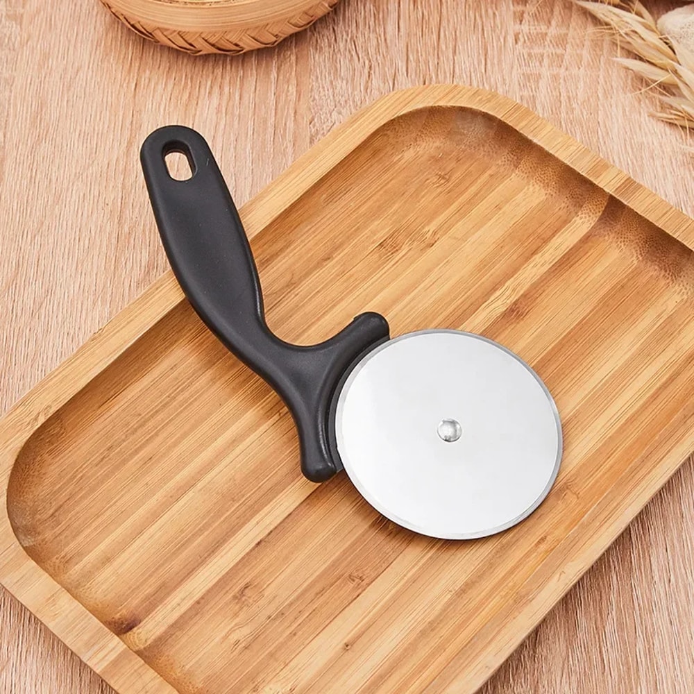 Stainless Steel Pizza Cutter Wheel Versatile Pastry Roller Knife For Baking And Pizza 4