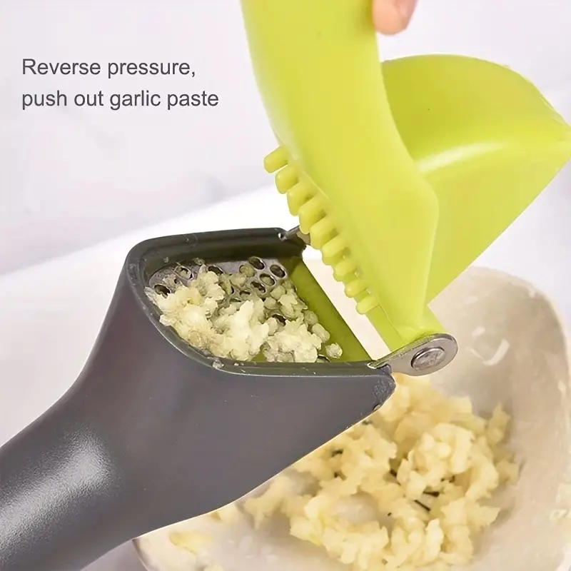 Compact Garlic Press Tool For Crushing Squeezing Essential Kitchen Accessory 2