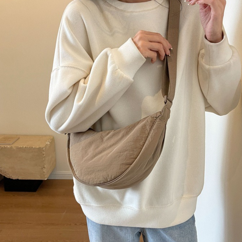 Fashionable Nylon Women's Shoulder Bag Casual Sports Crossbody Handbag for Travel and Everyday Use