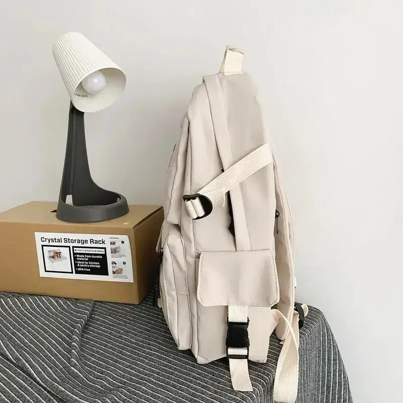 Mens and Womens Universal Nylon Backpack Large Capacity Fashionable Casual Schoolbag Computer Backpack