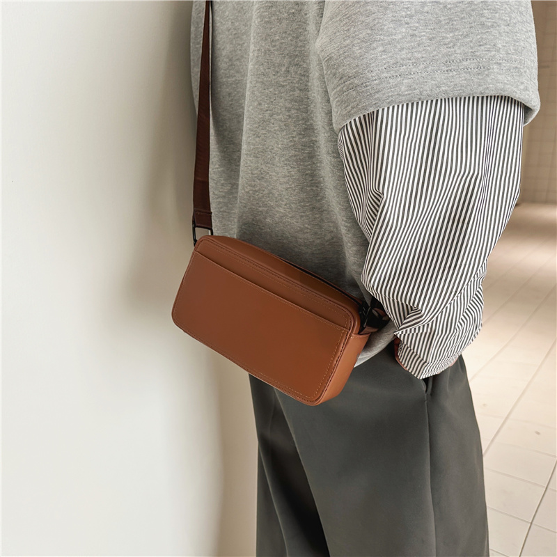 Minimalist PU Leather Small Crossbody Bag Lightweight Unisex Shoulder Bag 1