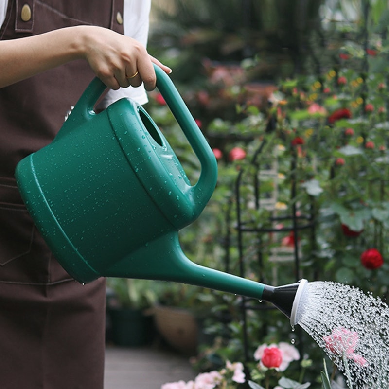 Plastic Gardening Watering Can With Long Nozzle Perfect For Balcony And Vegetable Plants 3