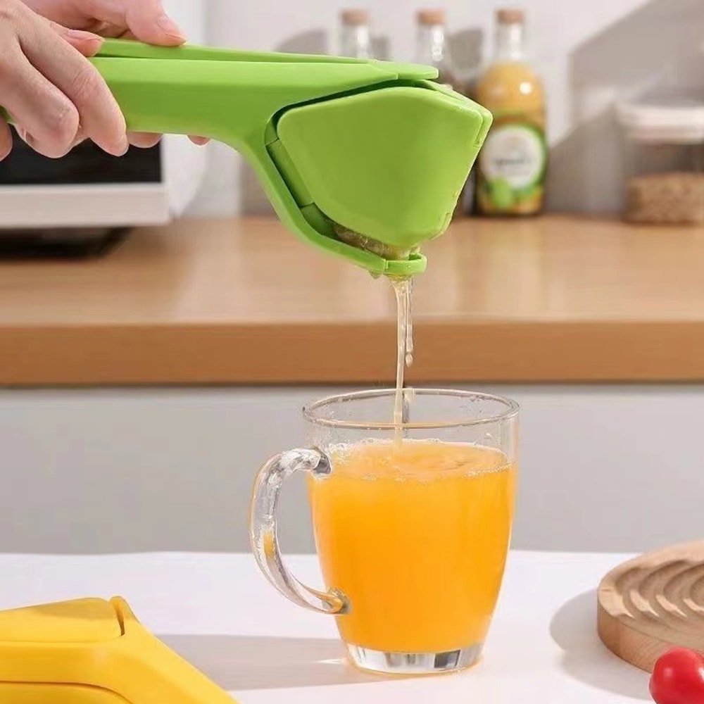 Manual Citrus Juicer Cup with Strainer Portable Lemon Squeezer and Orange Juicer