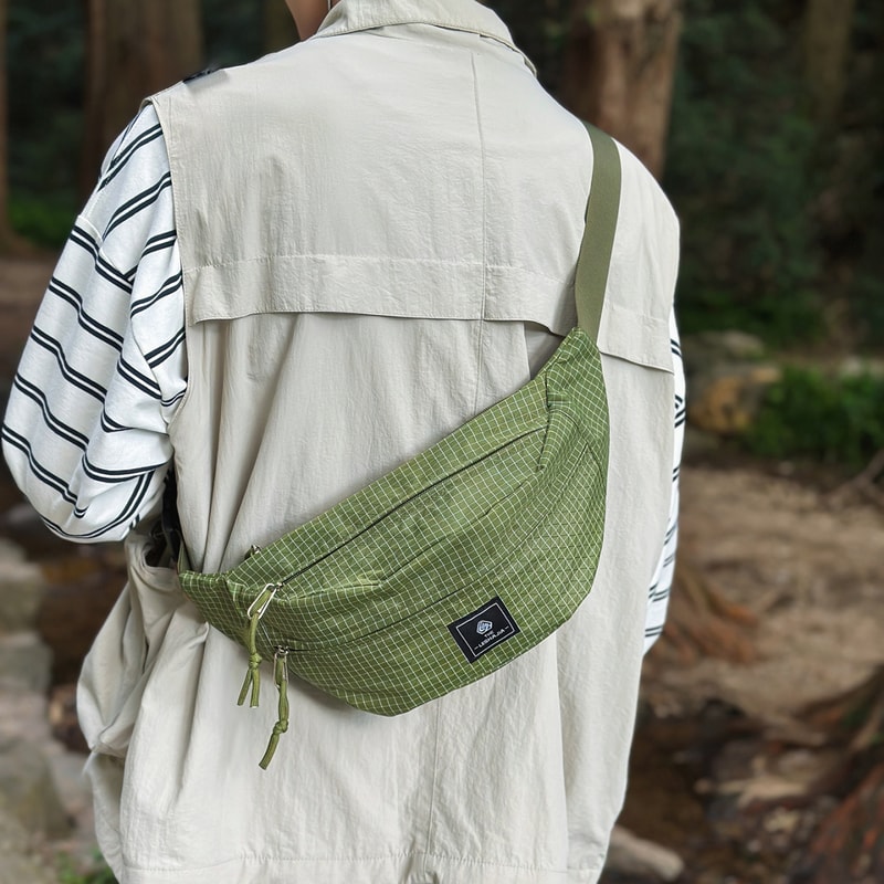 Outdoor Sports Chest Bag For Phone Lightweight Stylish Ideal For Running Hiking And Cycling 0