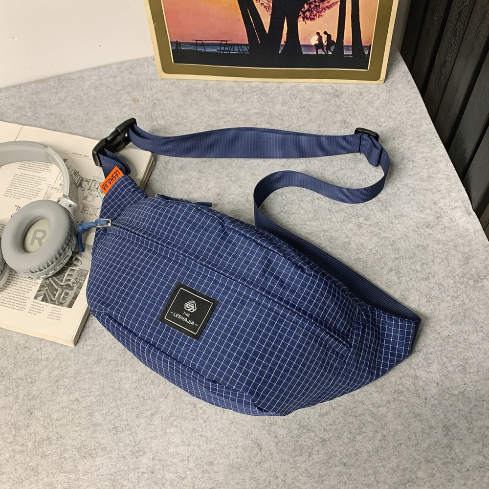 Outdoor Sports Chest Bag for Phone Lightweight & Stylish, Ideal for Running Hiking and Cycling