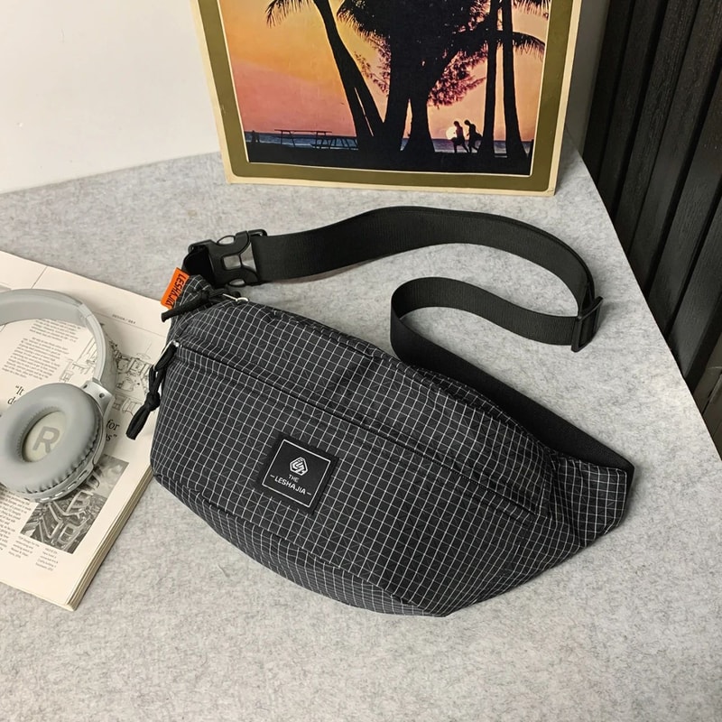 Outdoor Sports Chest Bag For Phone Lightweight Stylish Ideal For Running Hiking And Cycling 4