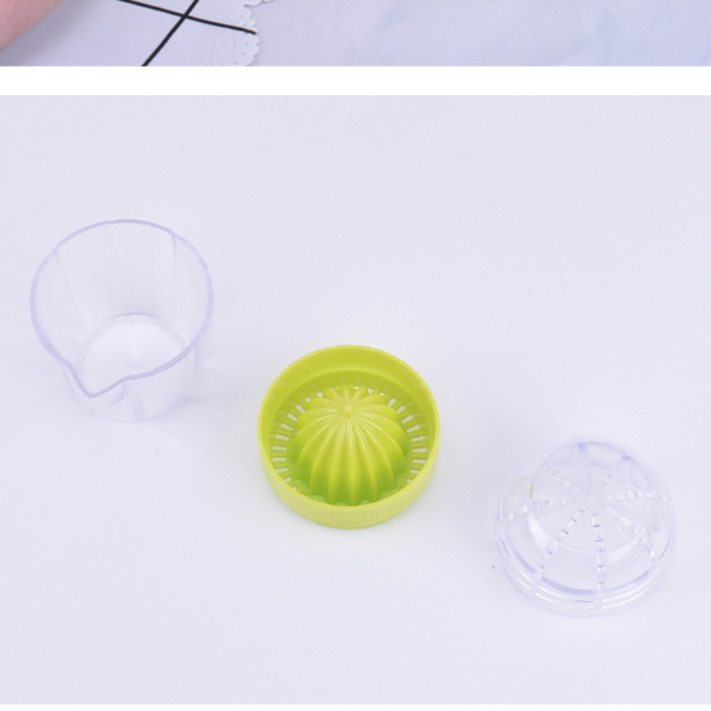 Multifunctional Manual Juicer With Graduated Cup For Orange Lemon Squeezing 4