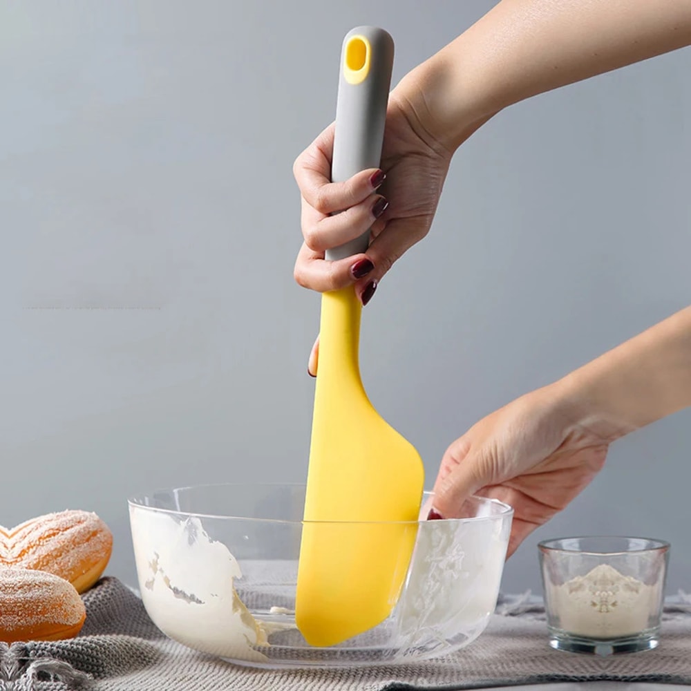 Heat Resistant Silicone Cake Spreader for Spreading Mixing & Cutting Durable Perfect for Home & Commercial Use
