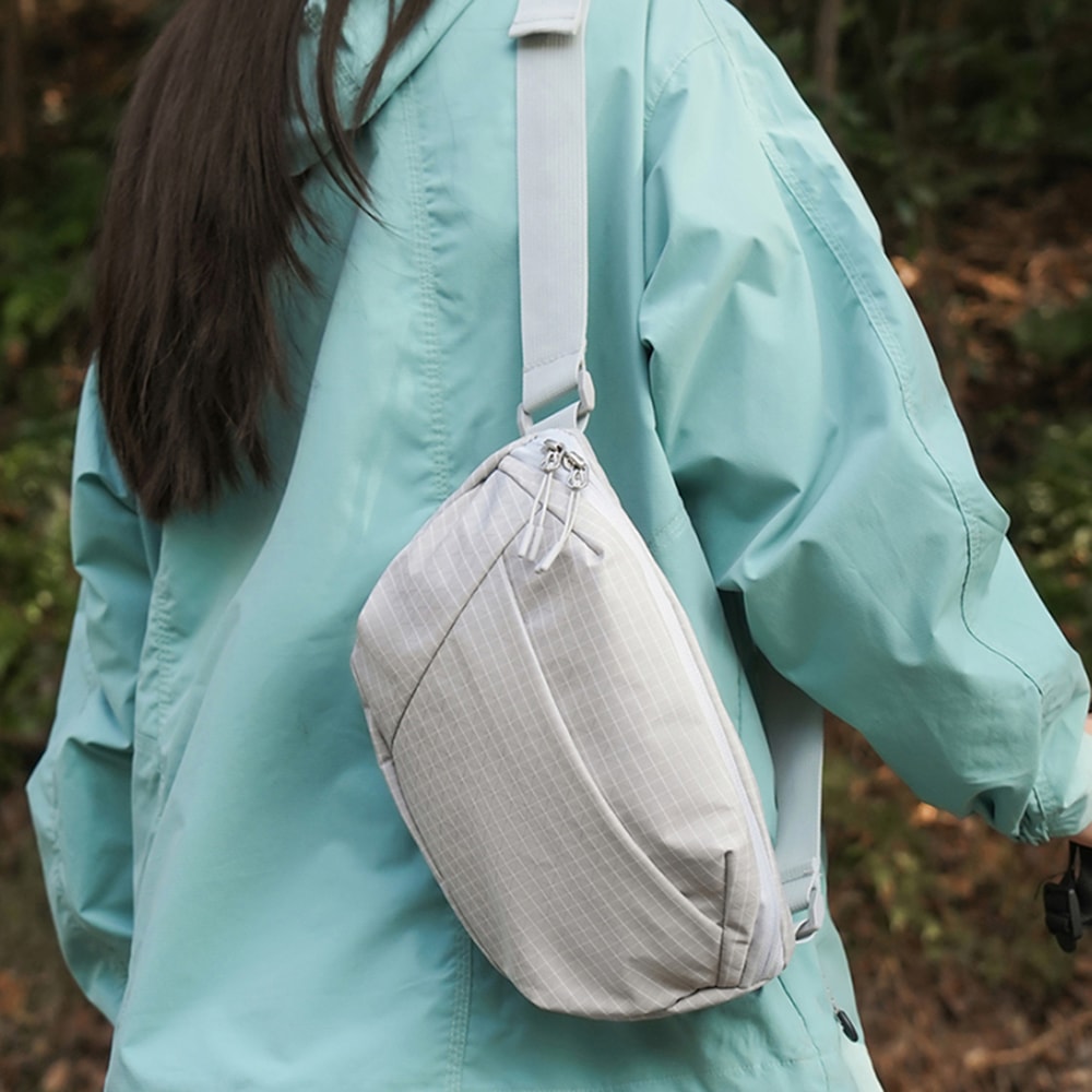 Plaid Mini Chest Bag Lightweight Nylon Phone Crossbody Bag for Travel and Cycling