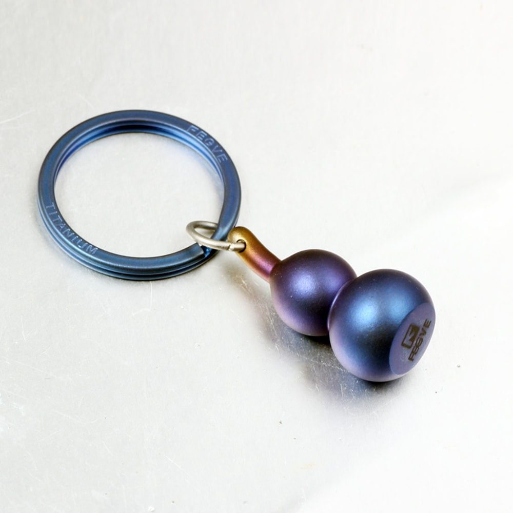 Luxury Titanium Keychain for Men and Women Stylish Car Key Accessory