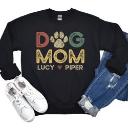 dog mom sweatshirt with names, dog mama sweatshirt, personalized dog mom sweatshirt, custom dog mom gift, dog mom crewne
