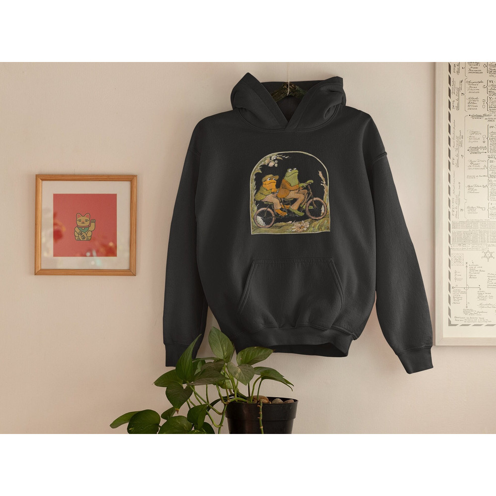 Frog And Toad Pullover Sweatshirt, Vintage Classic Book Sweatshirt, Cottagecore Aesthetic, Frog and Toad Hoodie, Cute Frog Shirt, Book Lover.jpg