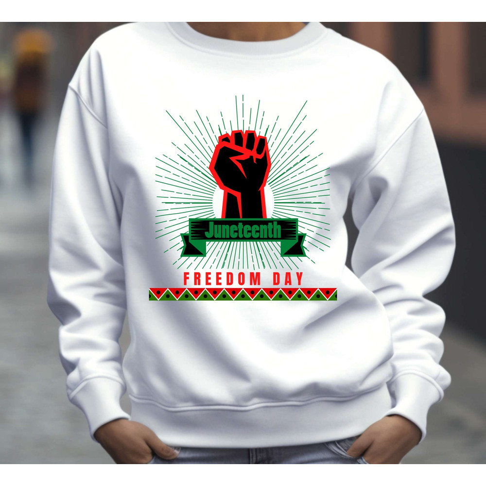 Juneteenth Freedom Day T-Shirt, Red Black Green Fist Graphic, Patriotic Tee for Juneteenth Celebration, Independence Day T-shirt.jpg