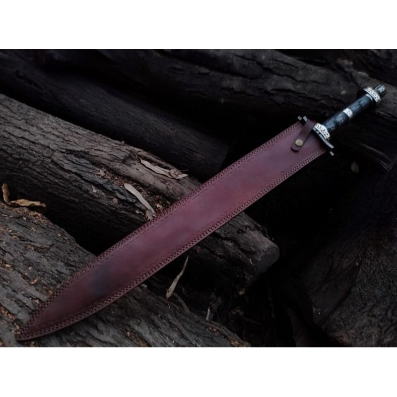 A-Viking-Battle-Ready-Damascus-Steel-Sword-Hand-Forged-Damascus-Steel-Viking-Sword-BladeMaster (3).jpg