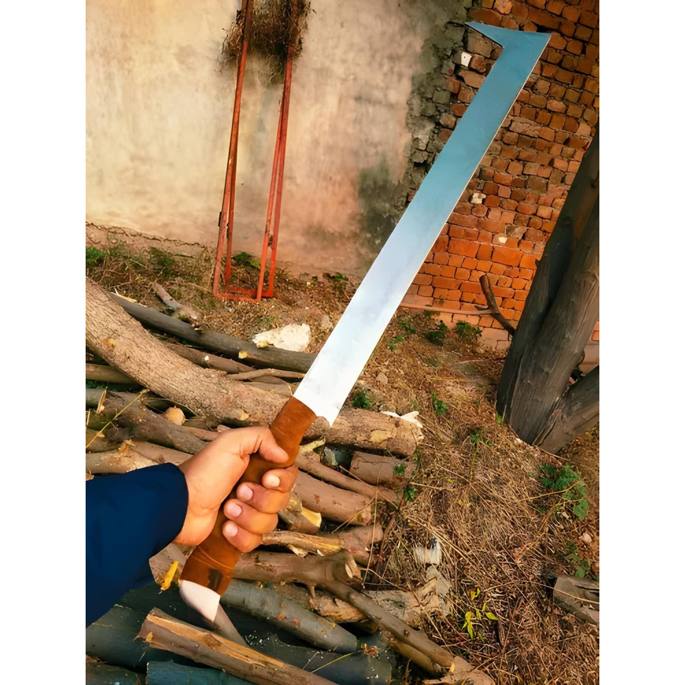 Sword-of-the-Dark-Horde LOTR-Orc-Cosplay-Extravaganza at USAVanguard-Crafting-Uruk-Hai-Realism with USAVANGUARD (2).jpeg