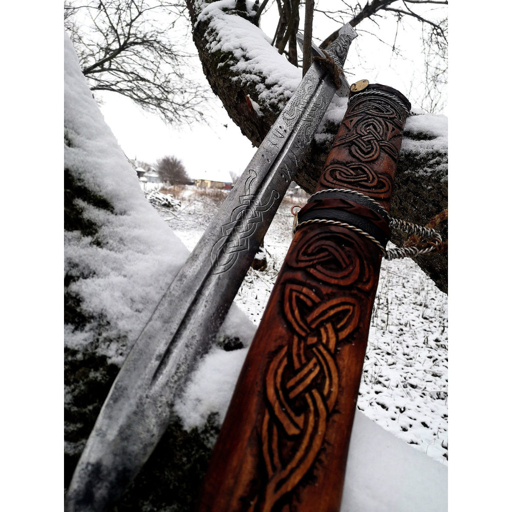 Unlocking_the_Power_of_the_Medieval_Viking_Sword_A_Comprehensive_Guide_to_Viking_Swords_and_Their_Fascinating_History (2).jpg