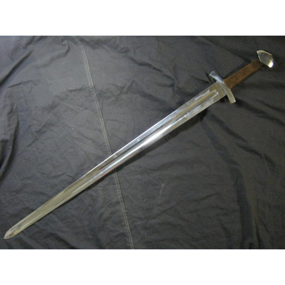 Unveiling_the_Legendary_Craftsmanship_of_Medieval_European_Swords (2).jpg