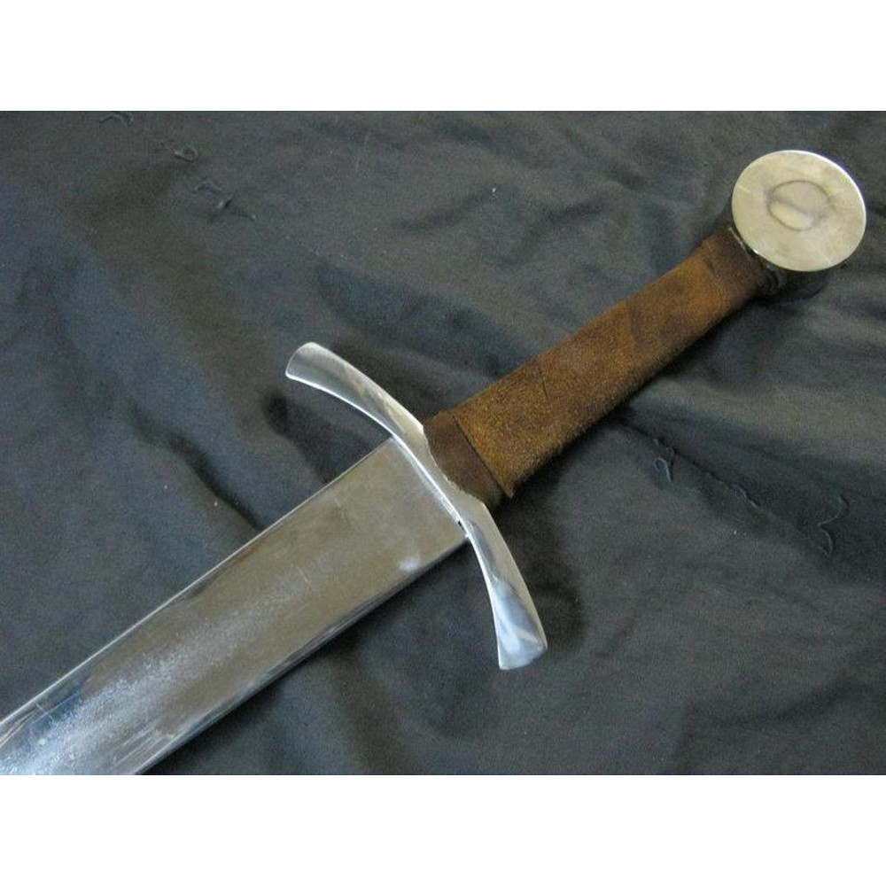 Unveiling_the_Legendary_Craftsmanship_of_Medieval_European_Swords (3).jpg