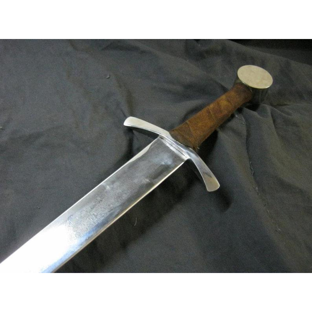 Unveiling_the_Legendary_Craftsmanship_of_Medieval_European_Swords (4).jpg