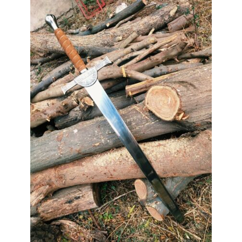 Highlander's_Legacy_40_Connor_Macleod_Broad_Sword (2).jpg