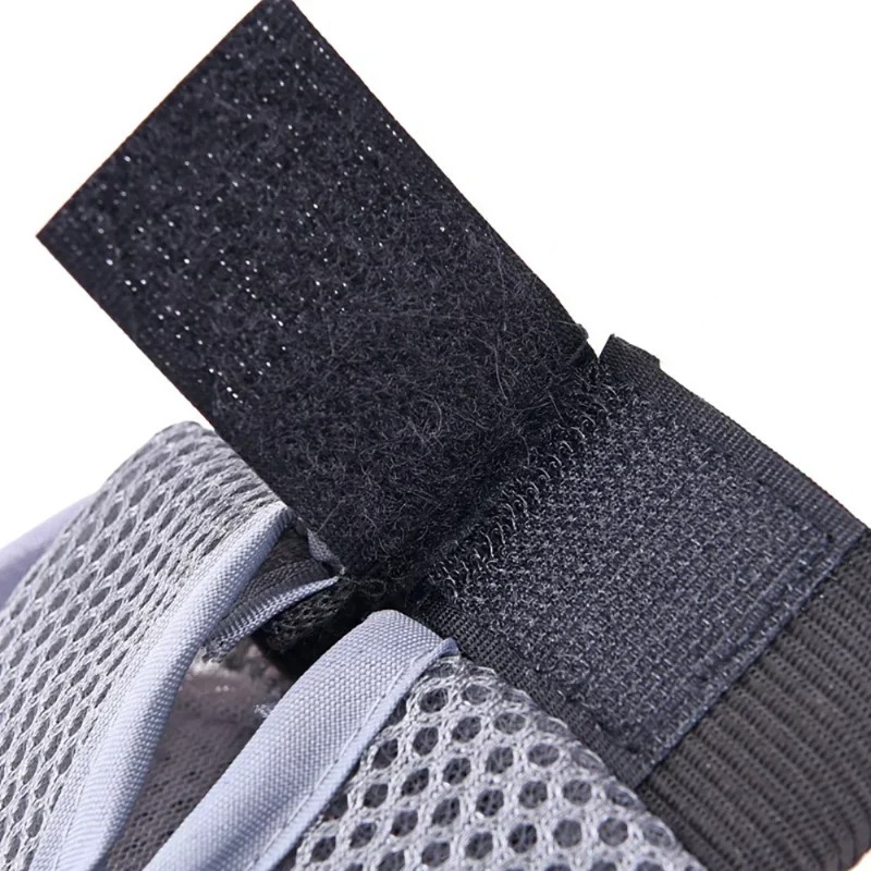 Gentle Pet Grooming Glove For Dog Cat Hair Removal And Deshedding 4