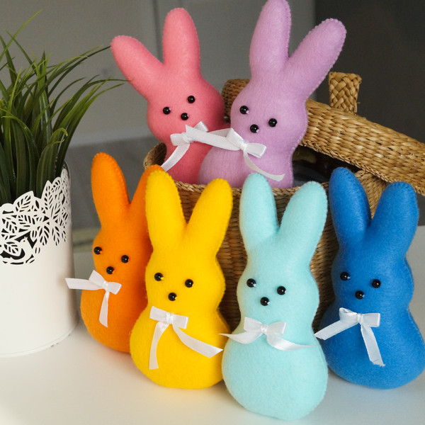Easter ornament bunny.jpg