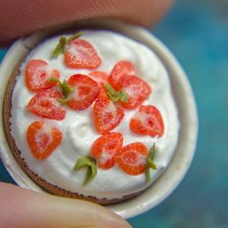 TUTORIAL Miniature strawberry cane with polymer clay | Dollhouse miniatures | Miniature food tutorial