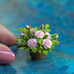 Miniature Roses in a Ceramic Pot | Dollhouse miniatures