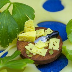 TUTORIAL miniature Maasdam cheese with polymer clay | Miniature food tutorial | Dollhouse miniature