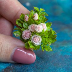 Miniature Roses in a Ceramic Pot 2 | Dollhouse miniatures
