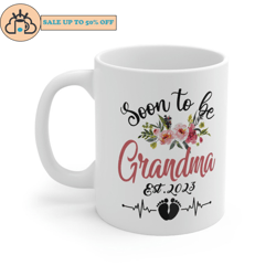 soon to be grandma est 2023 floral pregnancy announcement mug