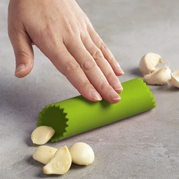 Magic Silicone Garlic Peeler (3).jpg