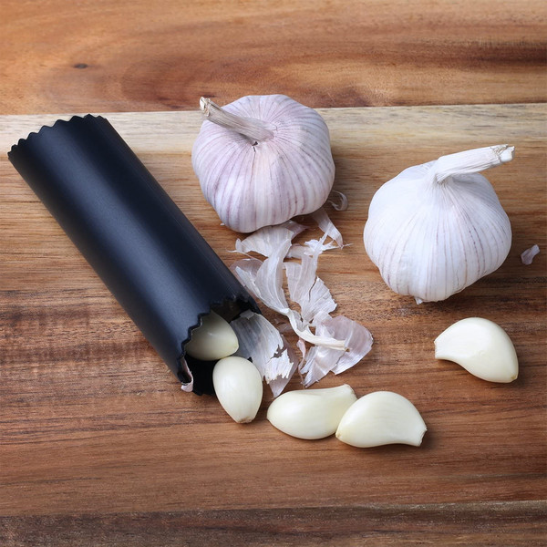 Magic Silicone Garlic Peeler (5).jpg