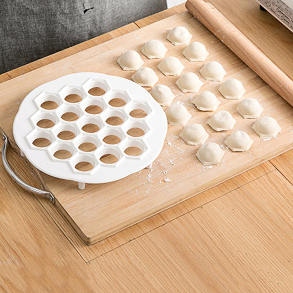 19-Hole Ravioli Maker Mold Tray (7).jpg
