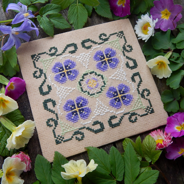Violets_flower_cross_stitch.JPG
