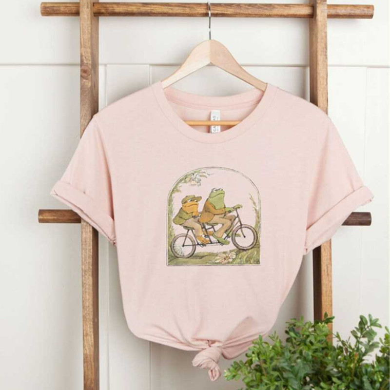 MR12102023153355vintageclassicbookshirtgiftfrogandtoadcrewneckshirtimage1jpg