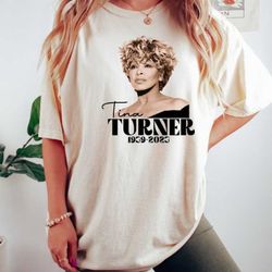 tina turner rip 1939-2023 shirt, tina turner t shirt simply the best, tina turner memorial, tina turner musical souvenir