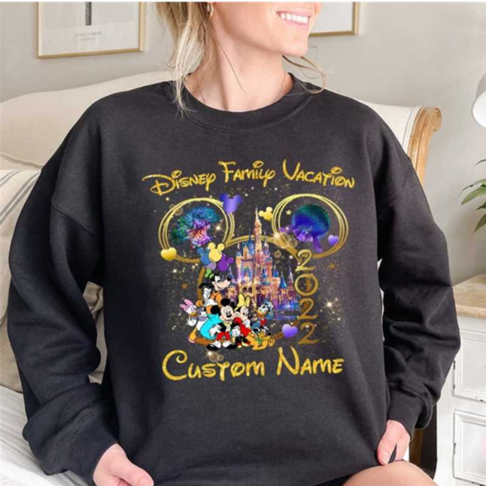 MR1010202310616disneyfamilyvacationsweatshirtwdwsweatshirtdisneyworldimage1jpg