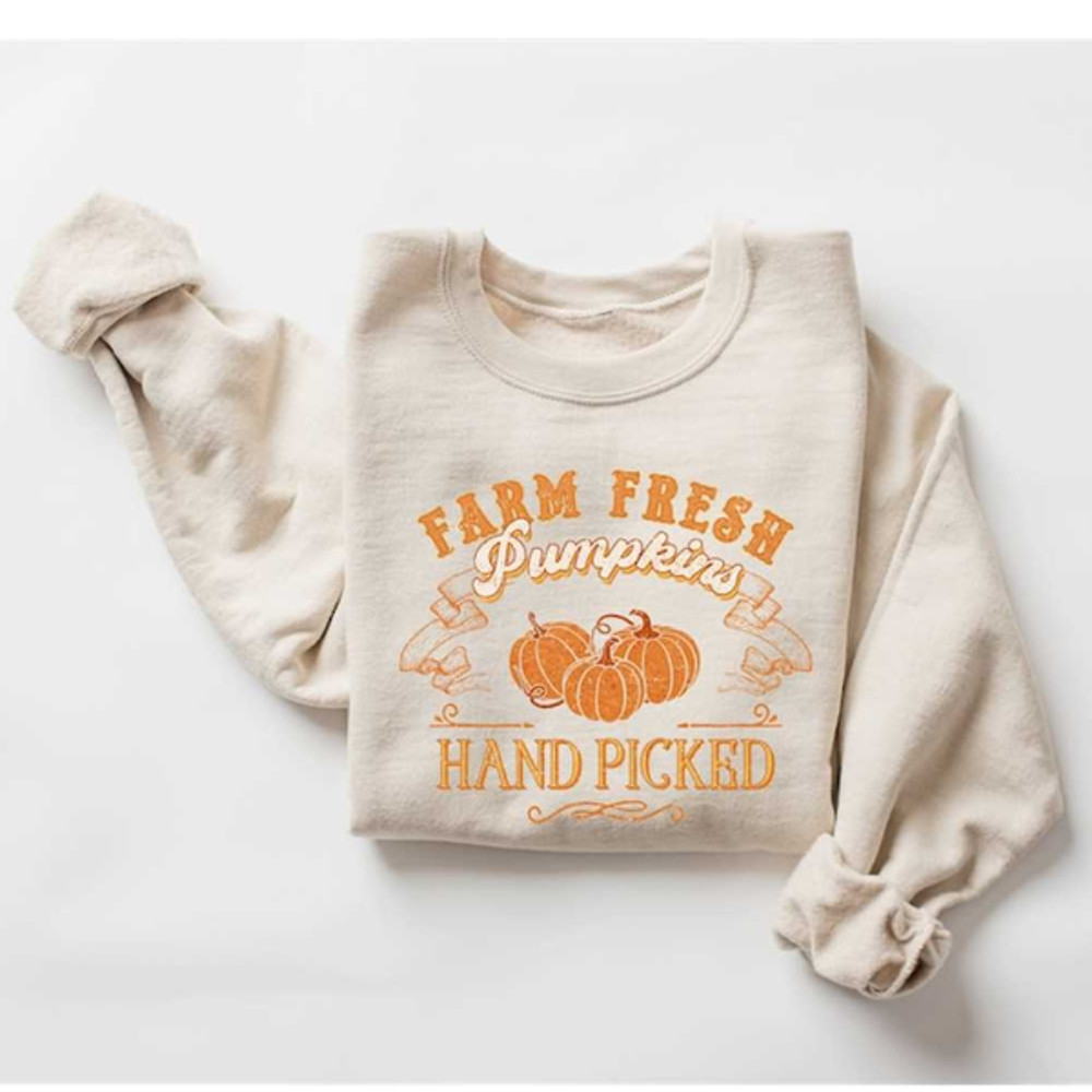MR1882023121538farmfreshpumpkinssweatshirtpumpkincrewneckpumpkinimage1jpg