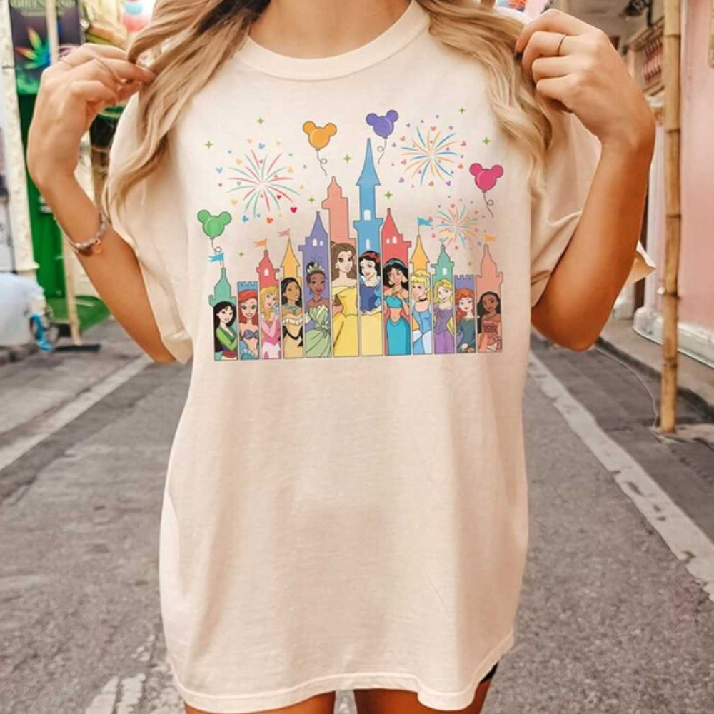 MR1882023105337princesscastledisneyworldcomfortshirtmagickingdomimage1jpg