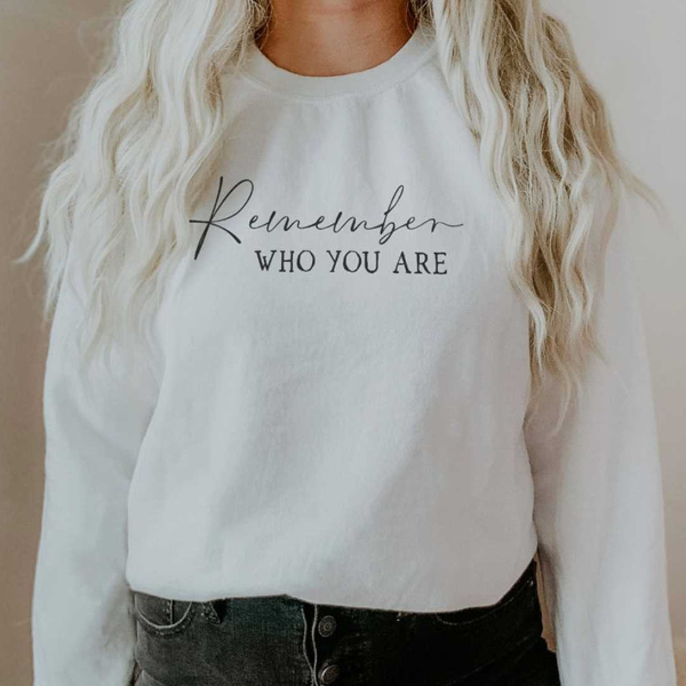 MR1582023161715rememberwhoyouarelionkingpulloverdisneyimage1jpg