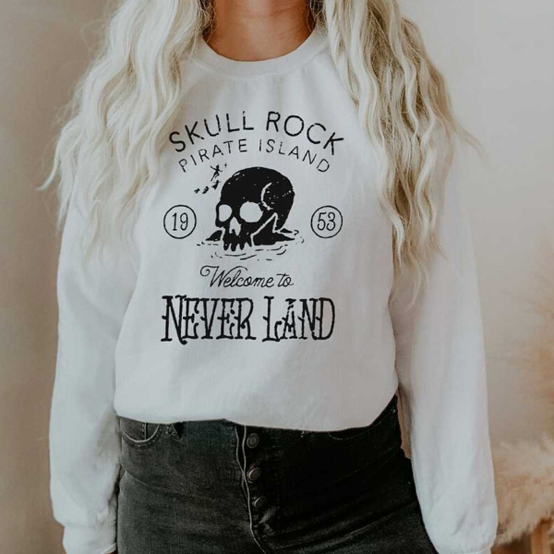 MR1582023141231skullrockpeterpandisneypulloverimage1jpg