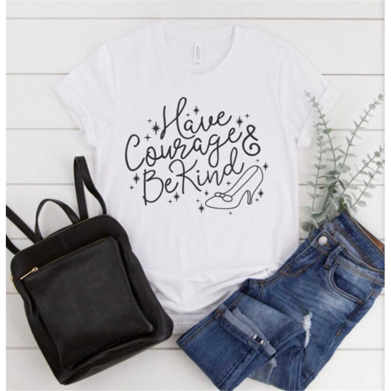 MR158202382532havecourageandbekindcinderellaglassslipperimage1jpg