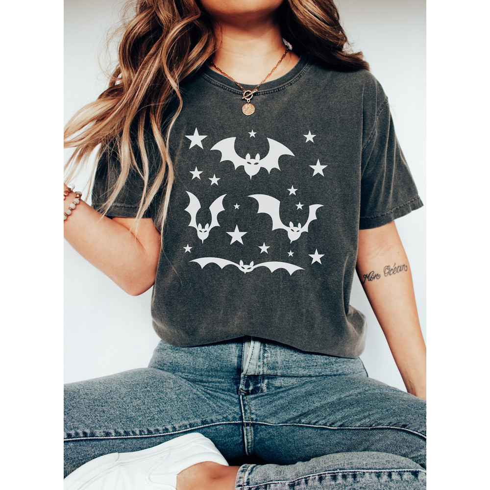 Comfort Colors Bats Shirt, It's Frickin Bats I Love Halloween Tshirt, Halloween Bats Tshirt, Bats Shirt, Spooky Season Gift, Bat Lover, Star.jpg