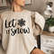 Let it Snow Shirt, Christmas Shirt, Christmas Gift, Gift for her, Let it snow Hoodie, Christmas Sweatshirt, Christmas gift for family, Xmas.jpg