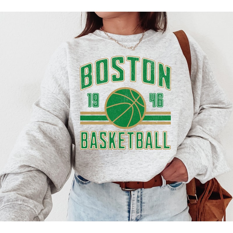 Boston Celtics Sweatshirt Crewneck, Trendy Vintage Style NBA Basketball Shirt for Game Day Tailgating, Mens Womens Sweatshirt, Celtics Gift.jpg