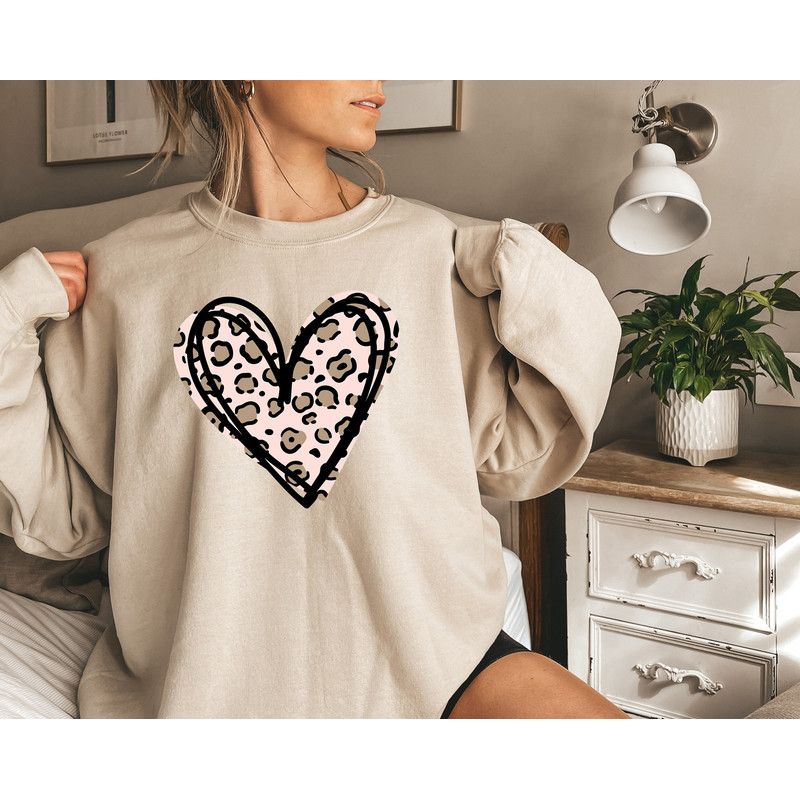 Valentines Day Shirt, Leopard Print Heart Shirt, Cute Valentines Day Shirt, Leopard Sweatshirt, Love Sweatshirt, Cute Valentines Outfit Tee.jpg