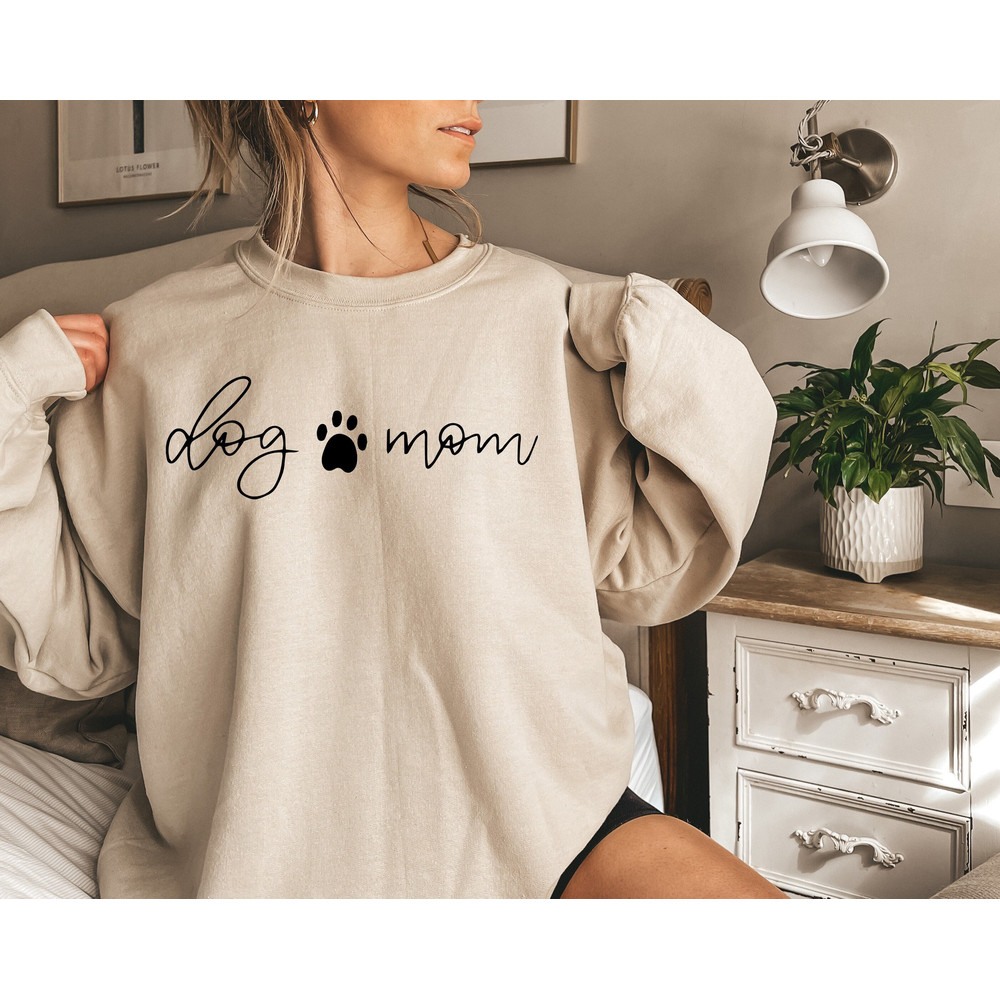 Dog Mom Sweatshirt, Dog Mom Gift, Dog Mom T-shirt, Dog owner shirt, Dog Mom Tee, Dog Lover Shirt, Dog Mama Shirts, Mothers Day Gift Hoodie.jpg