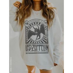 led zeppelin unisex sweatshirt vintage rock band led zeppelin tour distressed 70s crewneck music concert shirt music gif