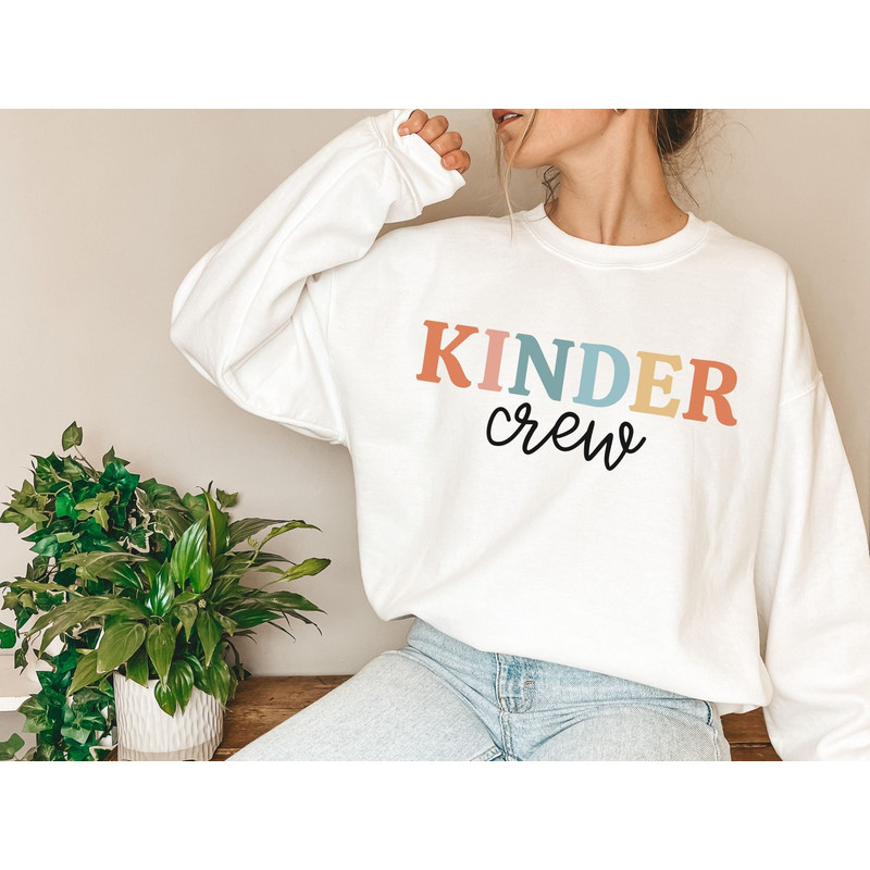 Kinder Crew Kindergarten Teacher Sweatshirt Para Shirt Kindergarten Para Sweater Teacher Gift Back to School Shirt Teacher Appreciation Gift.jpg